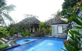 Loka Sari Guest House And Spa